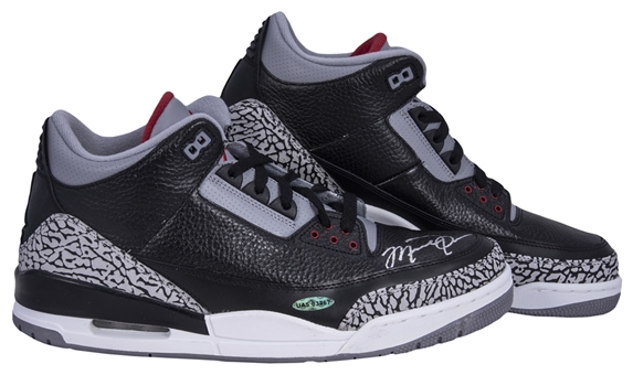 Michael Jordan Signed Pair of Air Jordan III Retro Sneakers (UDA) 